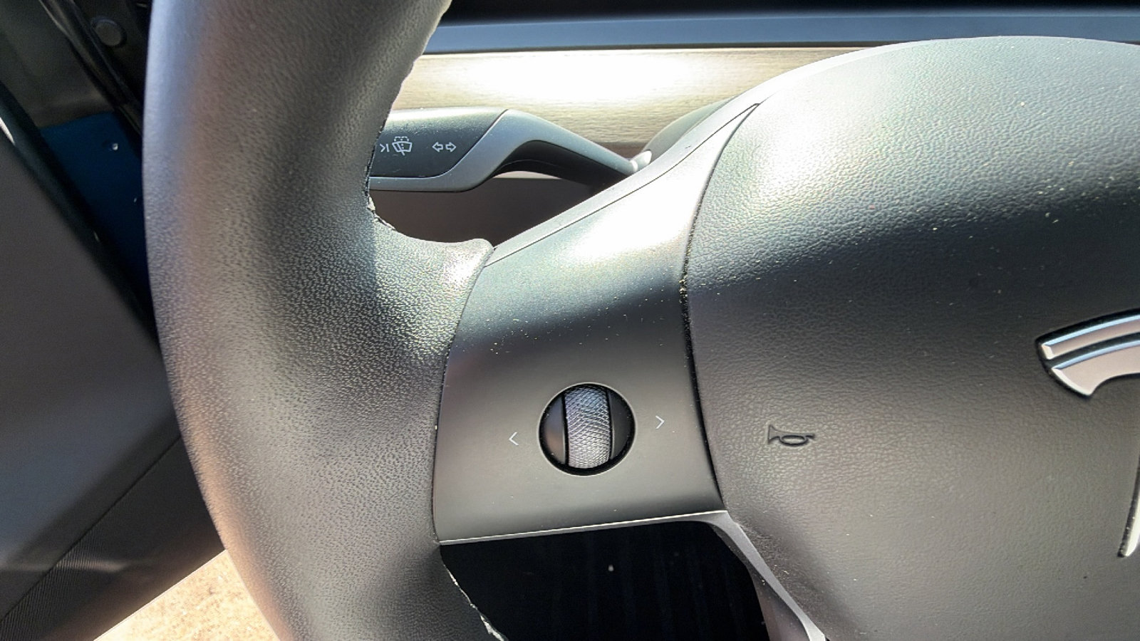 Used 2023 Tesla Model Y Long Range image 27