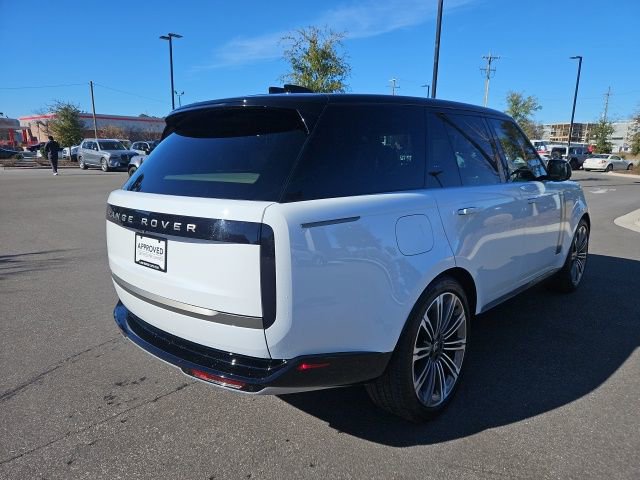 Used 2025 Land Rover Range Rover SE image 5