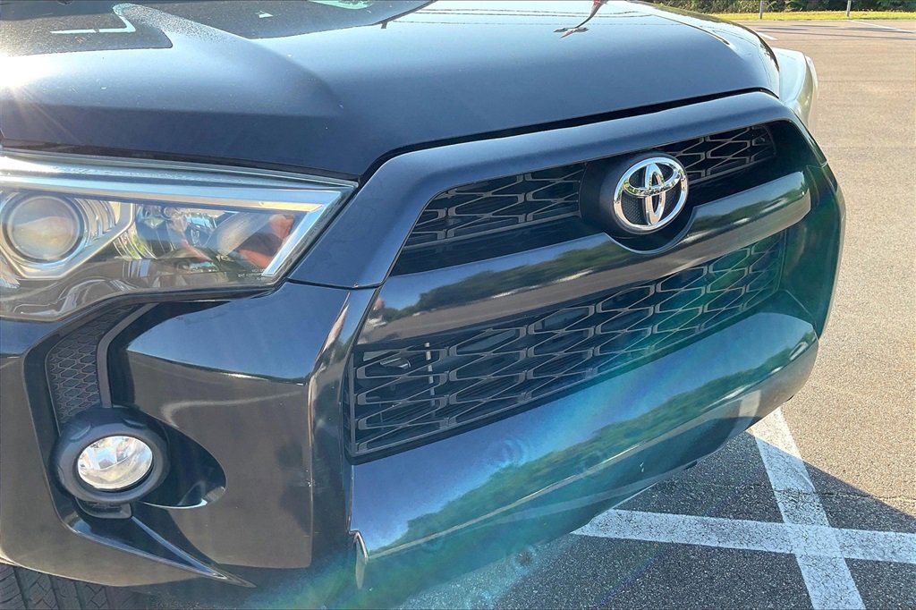 Used 2018 Toyota 4Runner SR5 Premium image 31