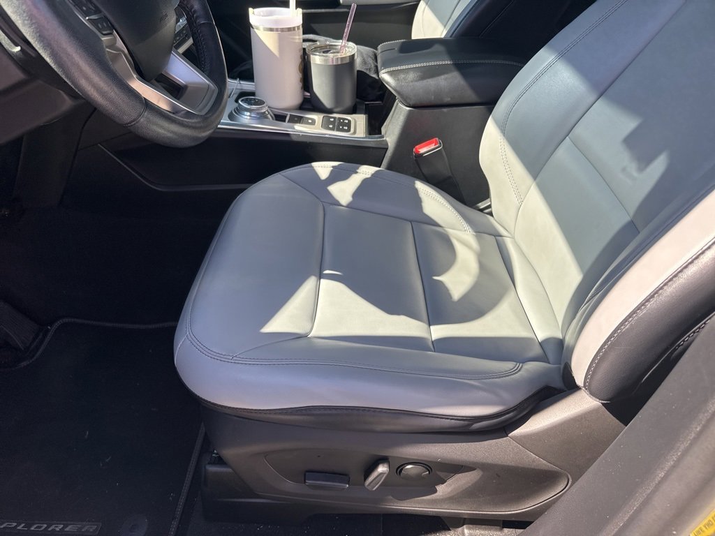 Used 2021 Ford Explorer XLT w/ Equipment Group 202A image 19