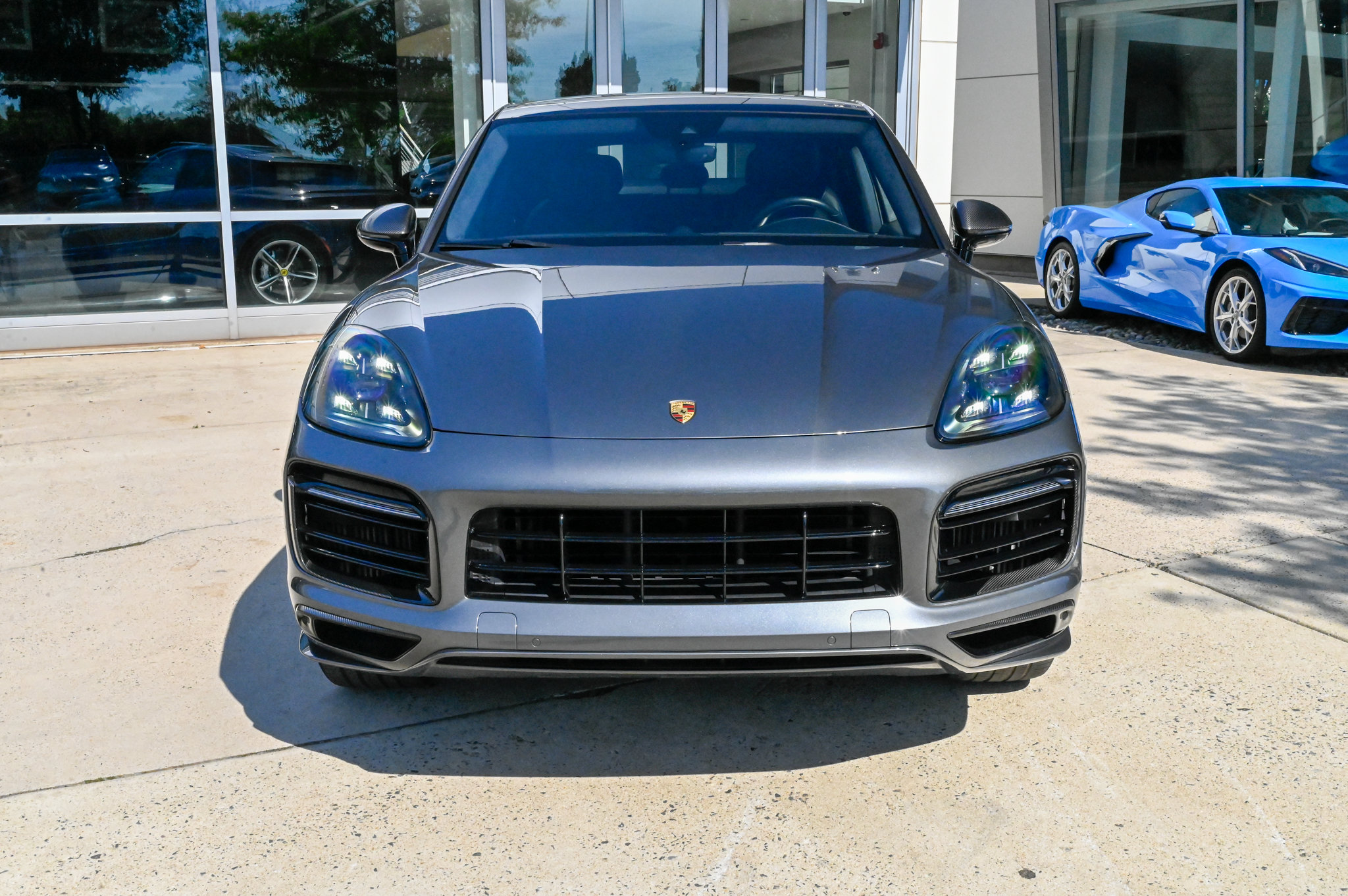 Used 2023 Porsche Cayenne GTS AWD/4WD image 2