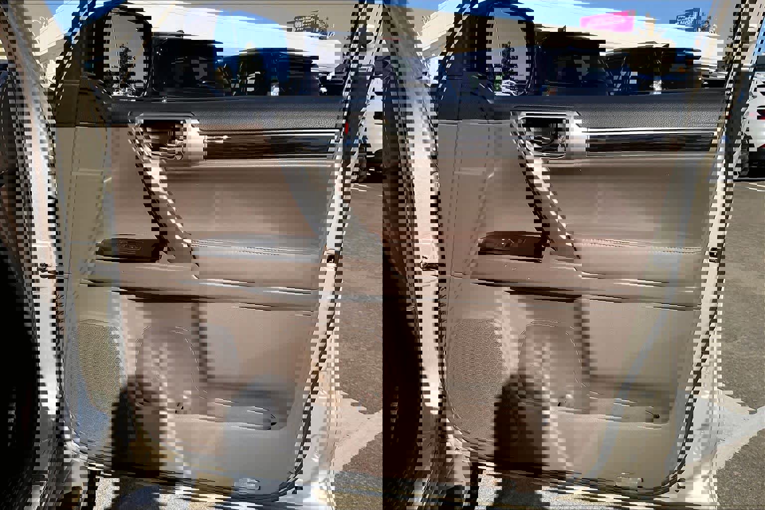 Used 2016 Lexus GX 460 image 19