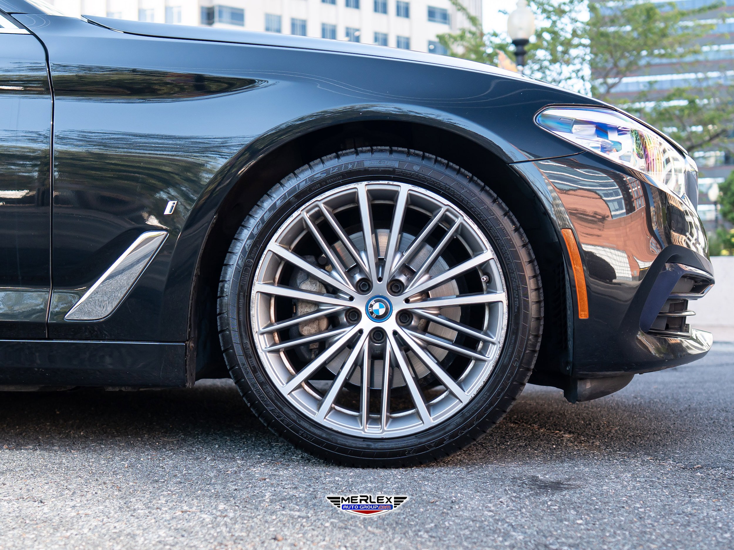 Used 2019 BMW 530e xDrive w/ Convenience Package AWD/4WD image 9