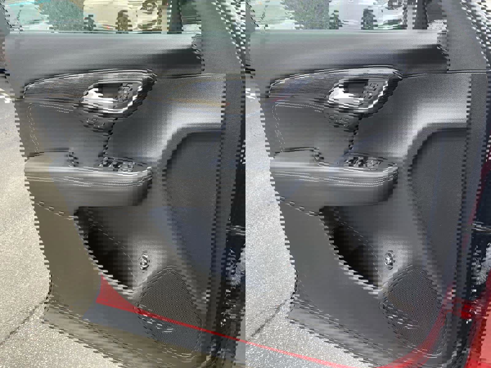 Used 2023 Buick Envision Essence w/ Sport Touring Package image 25