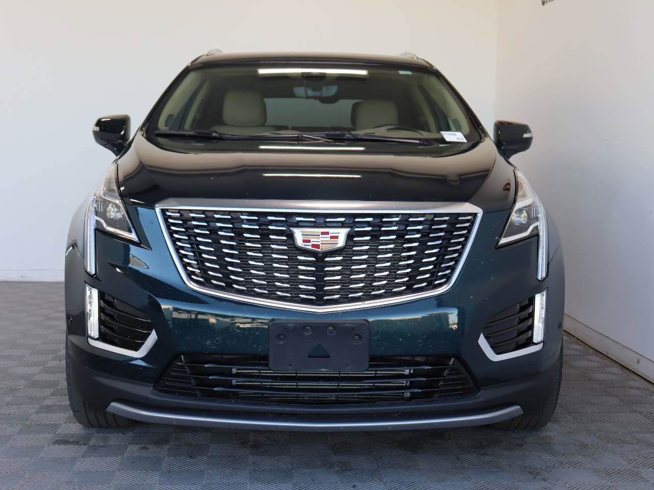 Certified 2024 Cadillac XT5 Premium Luxury w/ Platinum Package AWD/4WD image 2