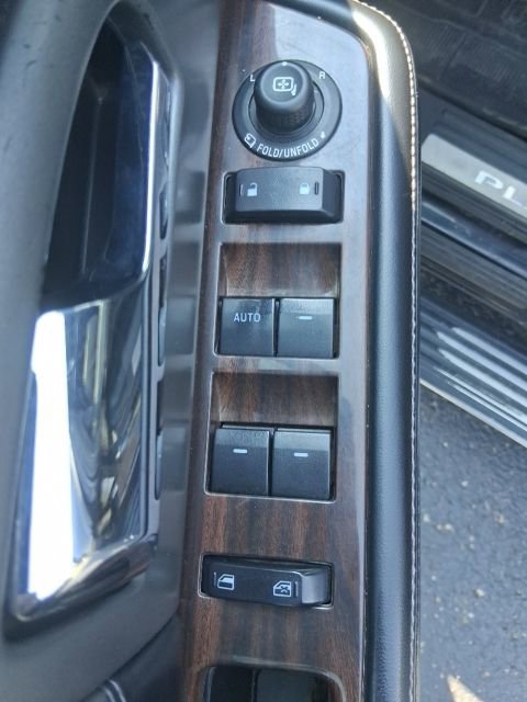 Used 2016 Ford Expedition Platinum image 10