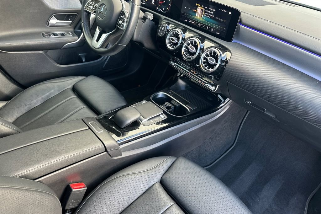 Used 2021 Mercedes-Benz CLA 250 image 16