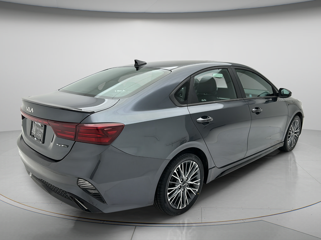 Used 2022 Kia Forte GT-Line w/ GT-Line Premium Package FWD image 5
