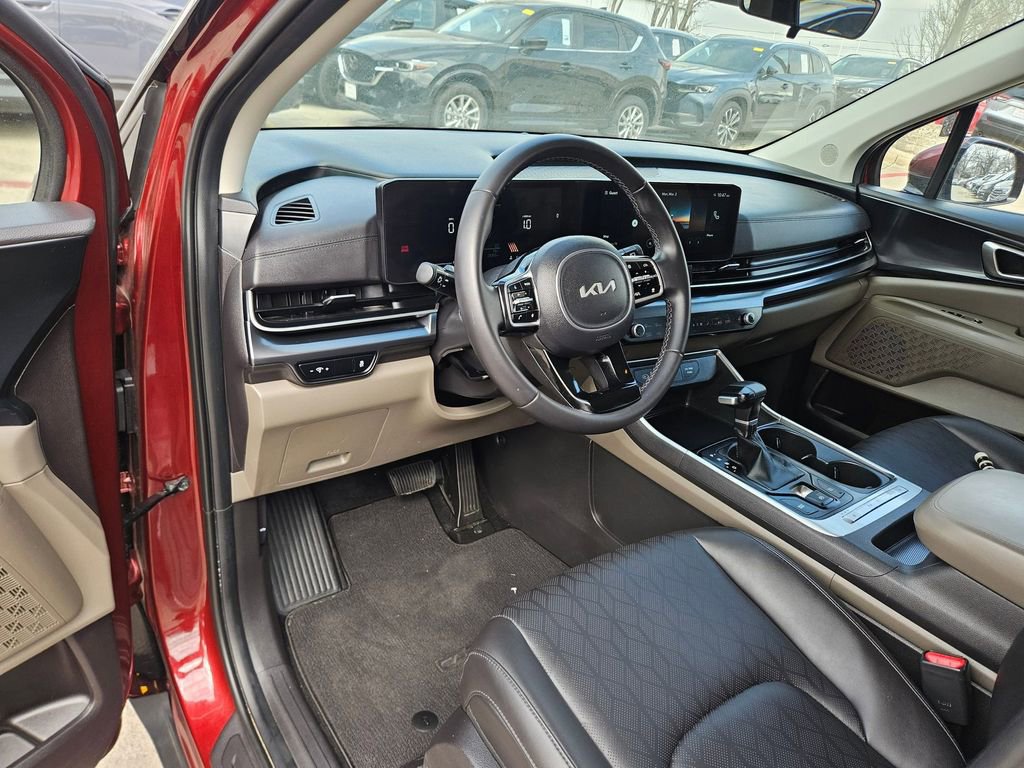 Used 2025 Kia Carnival image 13