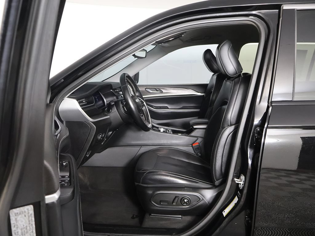 Used 2021 Jeep Grand Cherokee L Limited AWD/4WD image 29