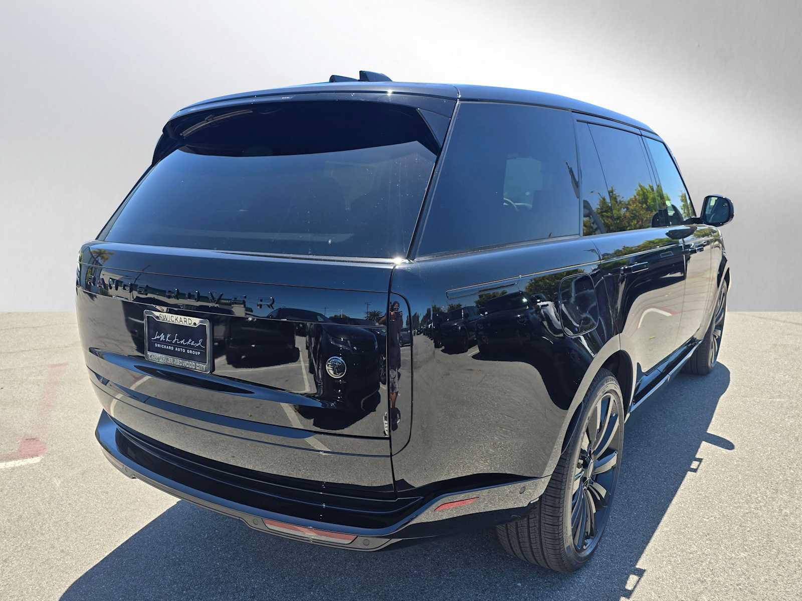 New 2026 Land Rover Range Rover Long Wheel Base SV AWD/4WD image 5