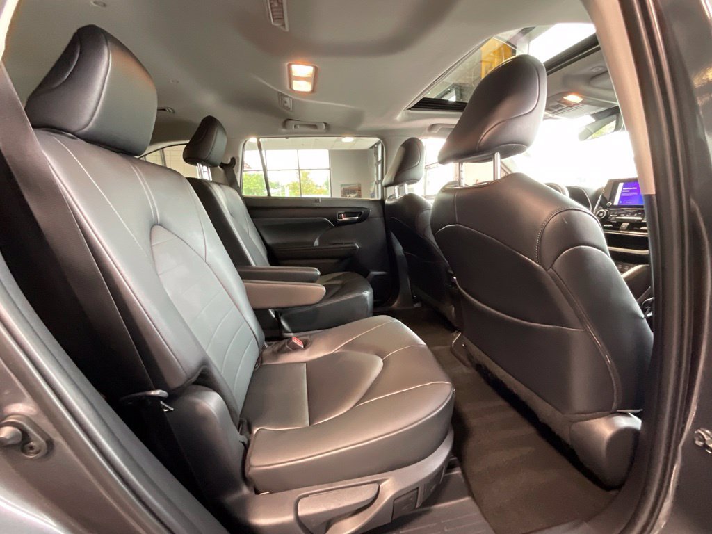 Certified 2025 Toyota Highlander XLE AWD/4WD image 20