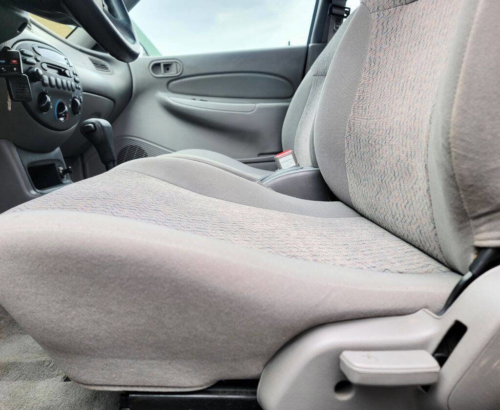 Used 1999 Ford Escort SE image 26