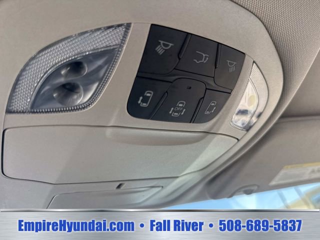 Used 2023 Chrysler Pacifica Touring-L FWD image 28