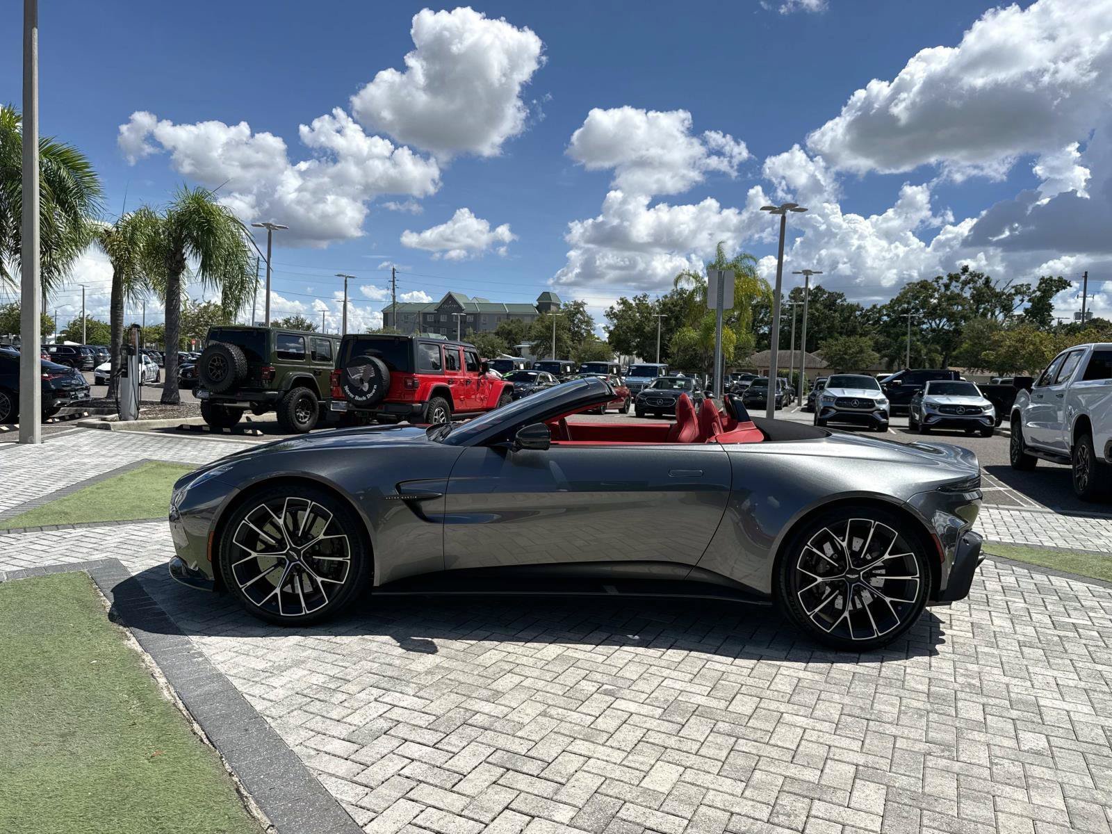 Used 2026 Aston Martin V8 Vantage Coupe RWD image 3