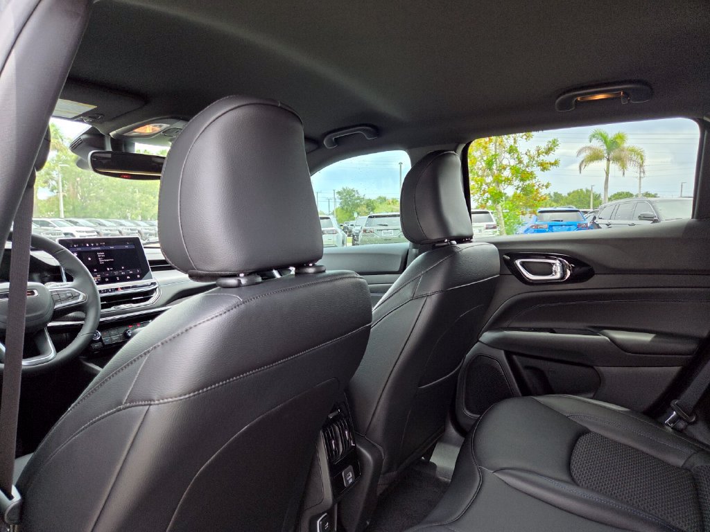 New 2026 Jeep Compass Latitude AWD/4WD image 23