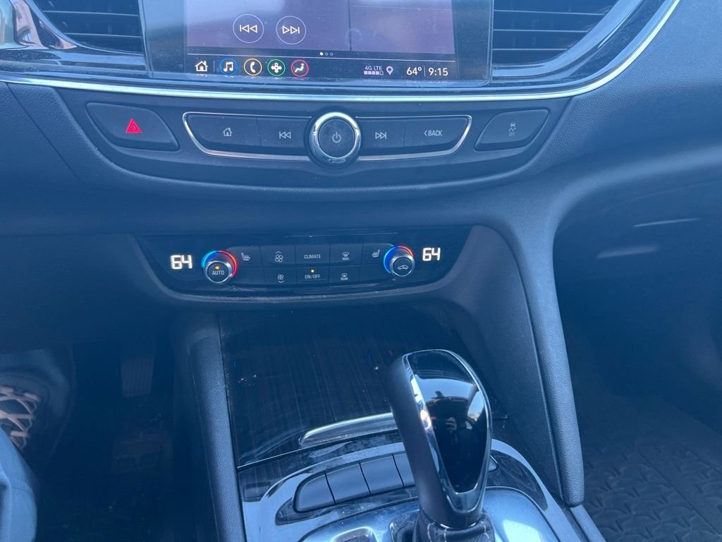 Used 2018 Buick Regal Essence w/ Driver Confidence Package #1 AWD/4WD image 16