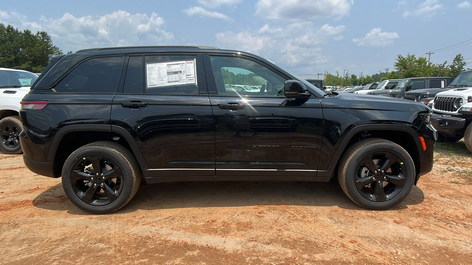 New 2025 Jeep Grand Cherokee 4WD image 7