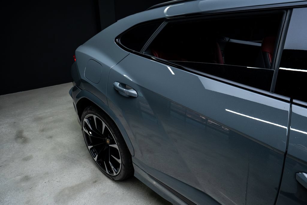 Used 2023 Lamborghini Urus S AWD/4WD image 16