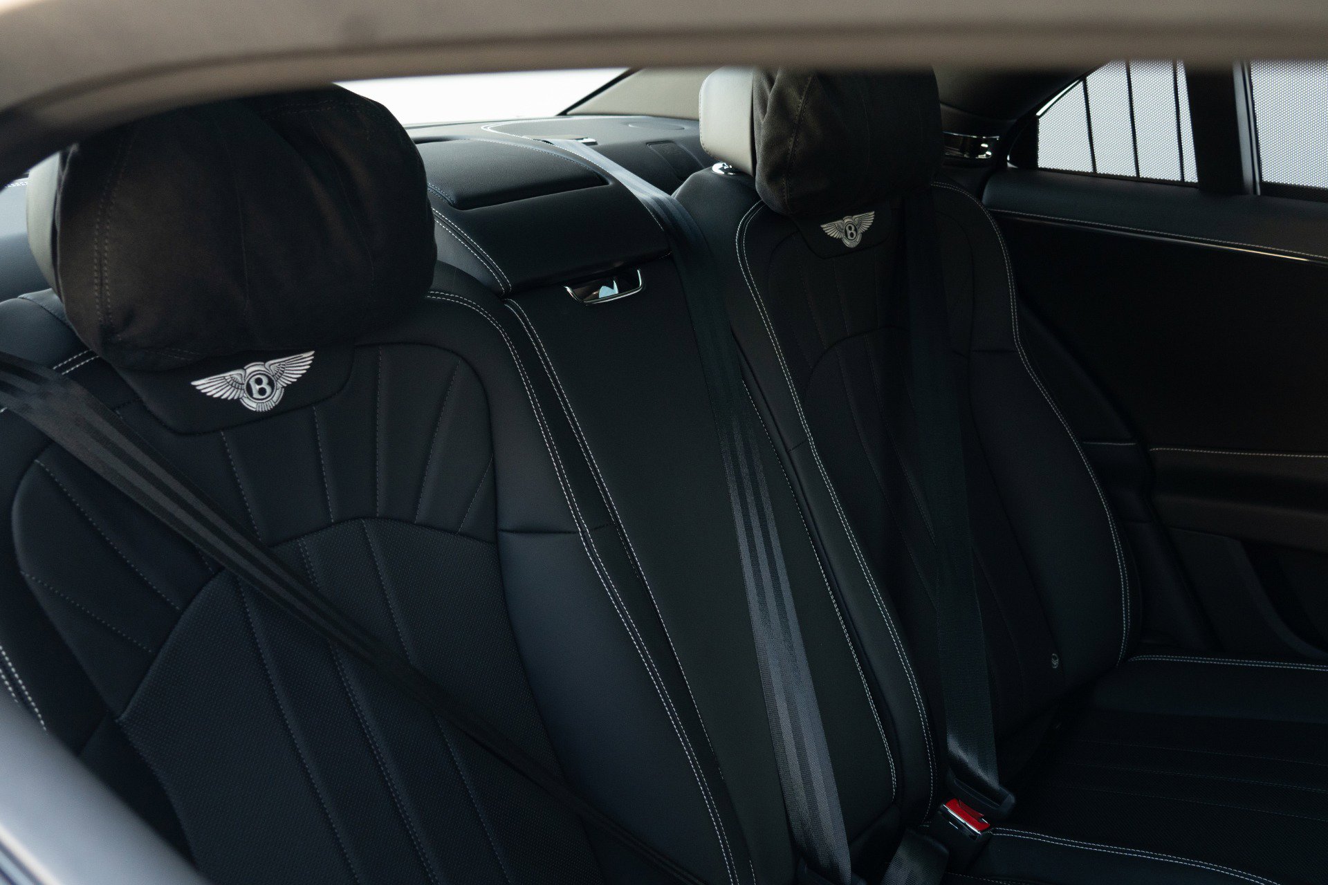 Used 2024 Bentley Flying Spur V8 image 43