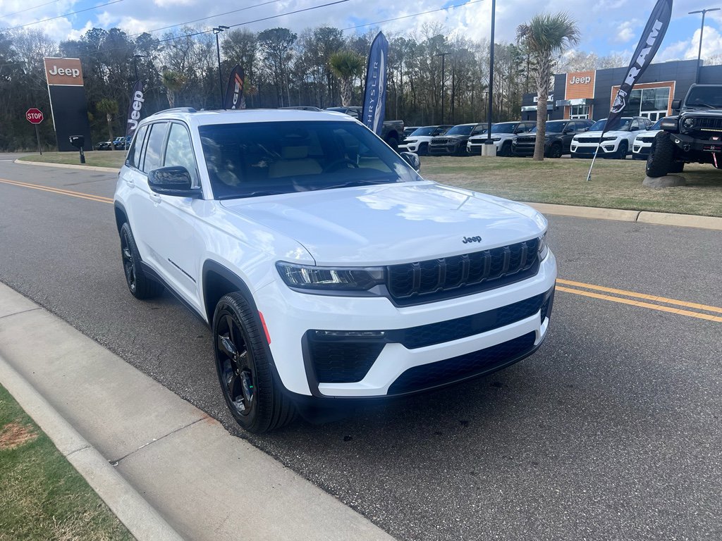 New 2026 Jeep Grand Cherokee Limited w/ Limited Altitude Package RWD image 2