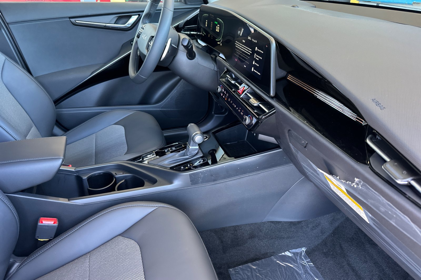 New 2026 Kia Niro EX FWD image 16