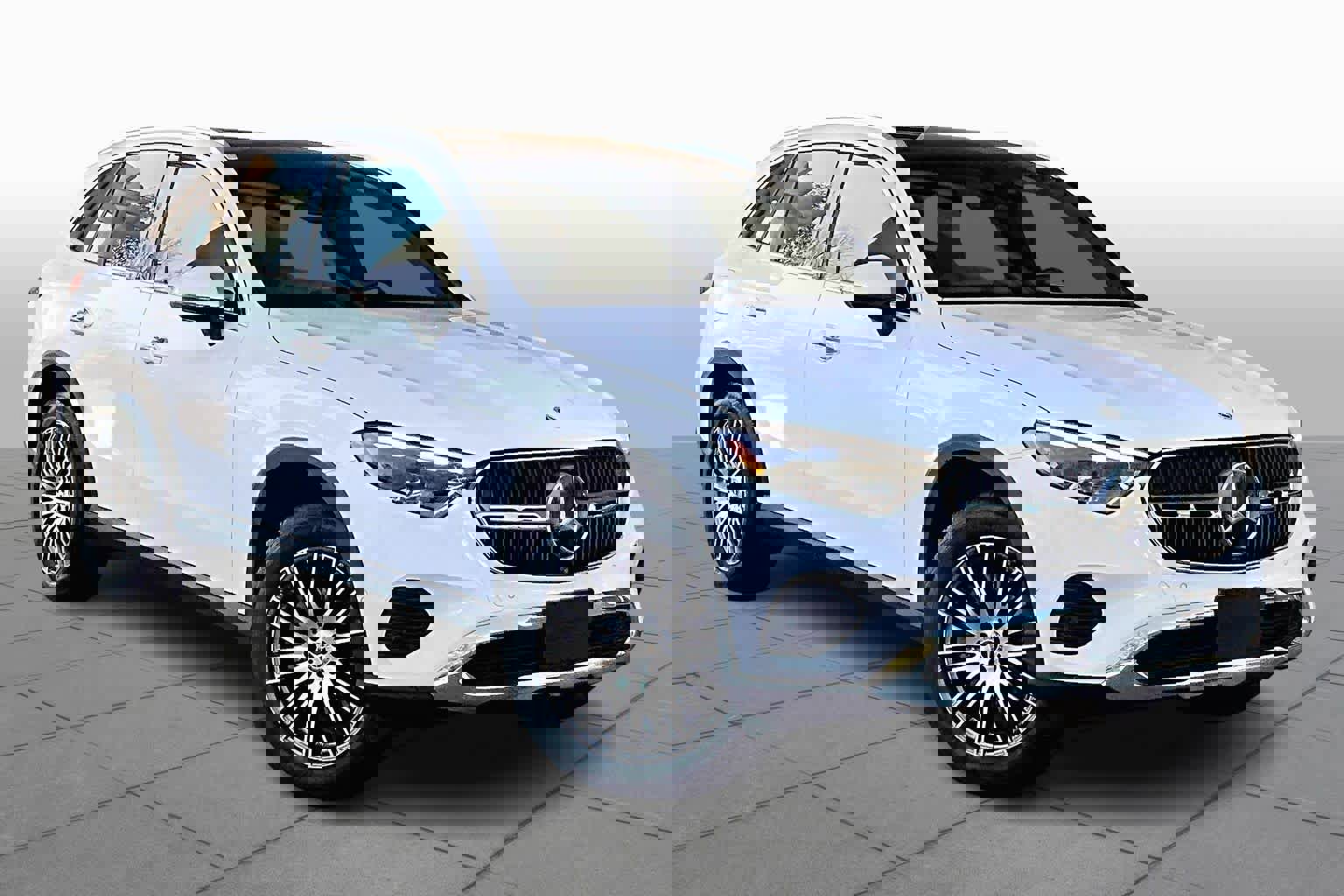 Used 2025 Mercedes-Benz GLC 300 4MATIC image 3