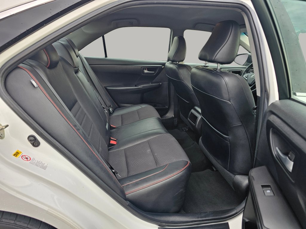 Used 2016 Toyota Camry SE FWD image 23