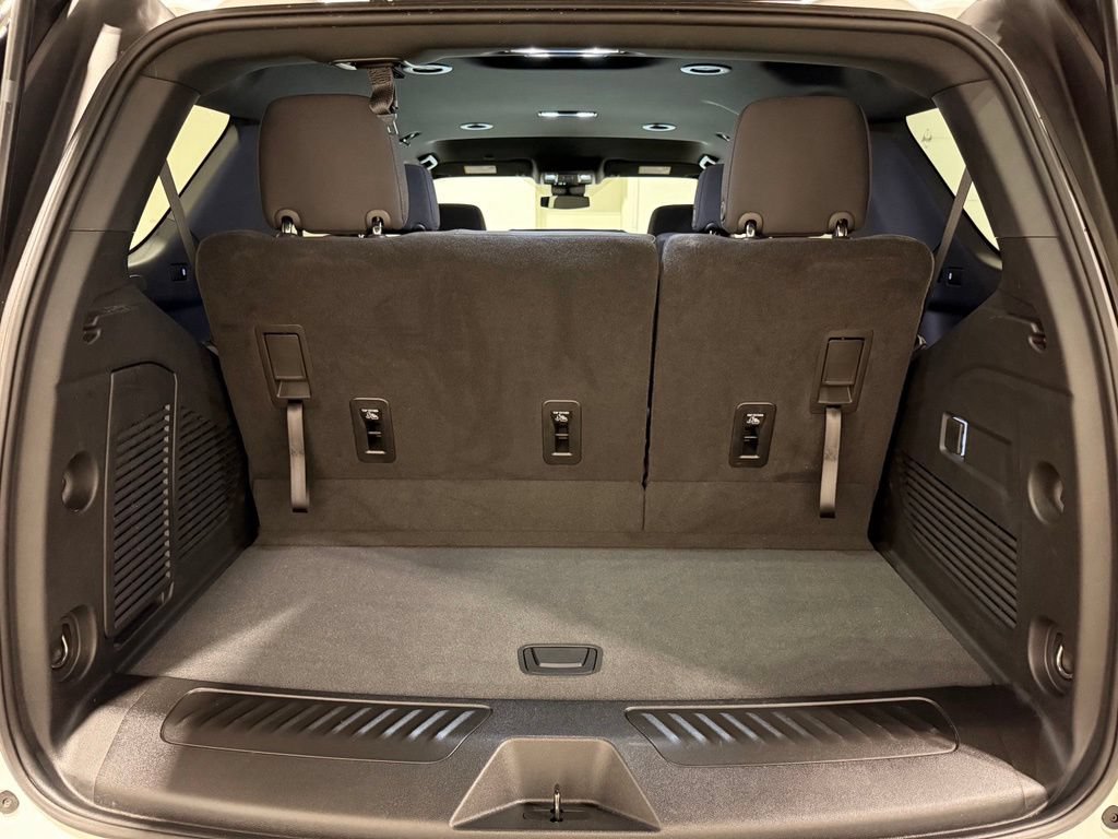 Used 2024 Chevrolet Tahoe LS RWD image 10