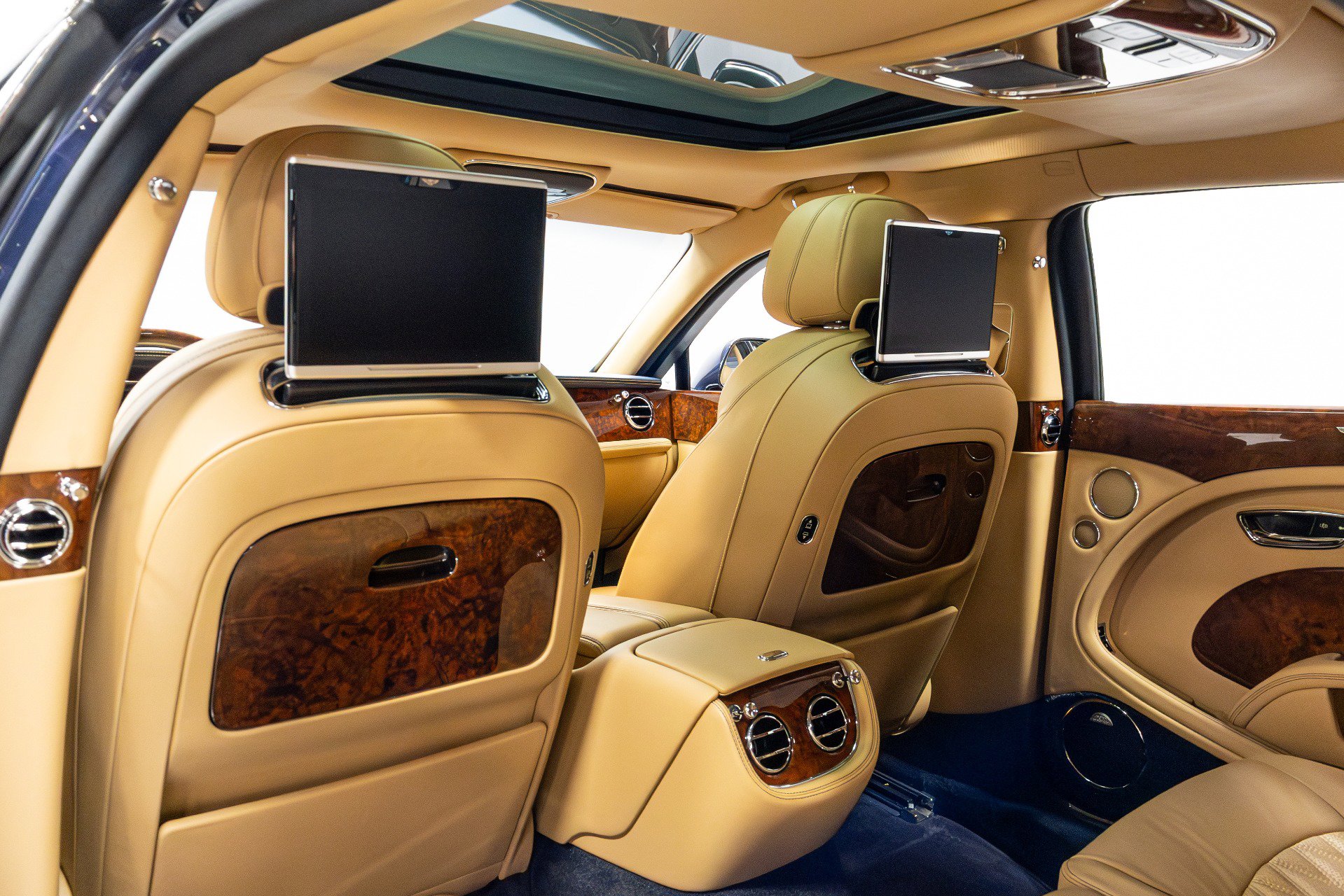 Used 2017 Bentley Mulsanne image 41