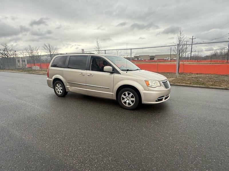 Used 2012 Chrysler Town & Country Touring w/ Entertainment Group #1 image 12