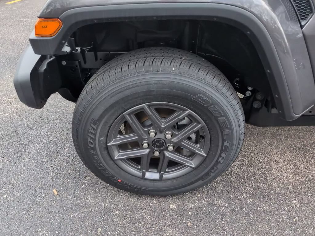 New 2026 Jeep Gladiator Sport AWD/4WD image 14