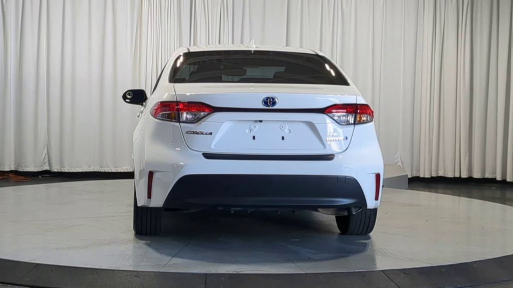 Used 2023 Toyota Corolla LE FWD image 9