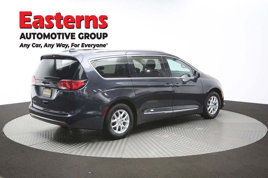 Used 2020 Chrysler Pacifica Touring-L FWD image 44