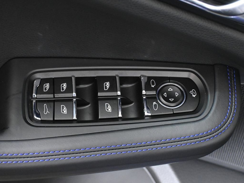 New 2026 Porsche Macan AWD/4WD image 34