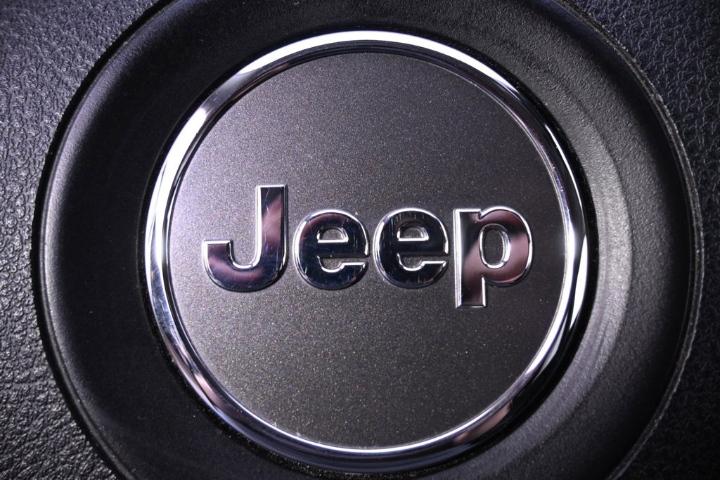 Used 2017 Jeep Cherokee Latitude w/ Safety/Convenience Group image 35