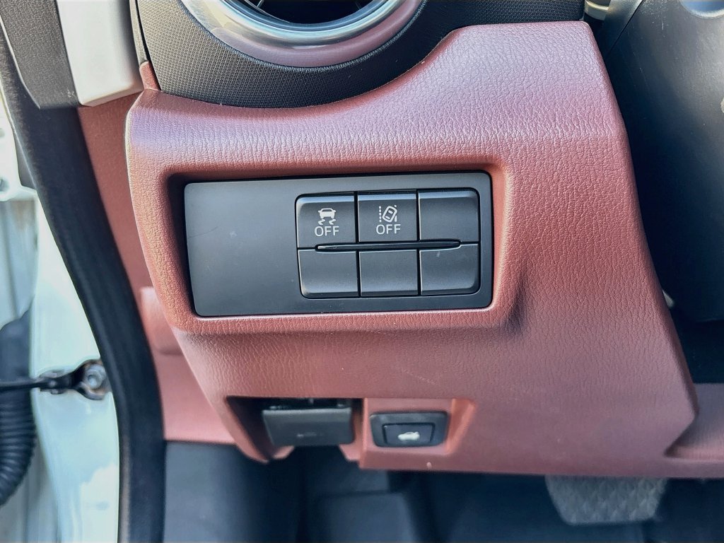 Used 2019 MAZDA MX-5 Miata RF Grand Touring RWD image 10