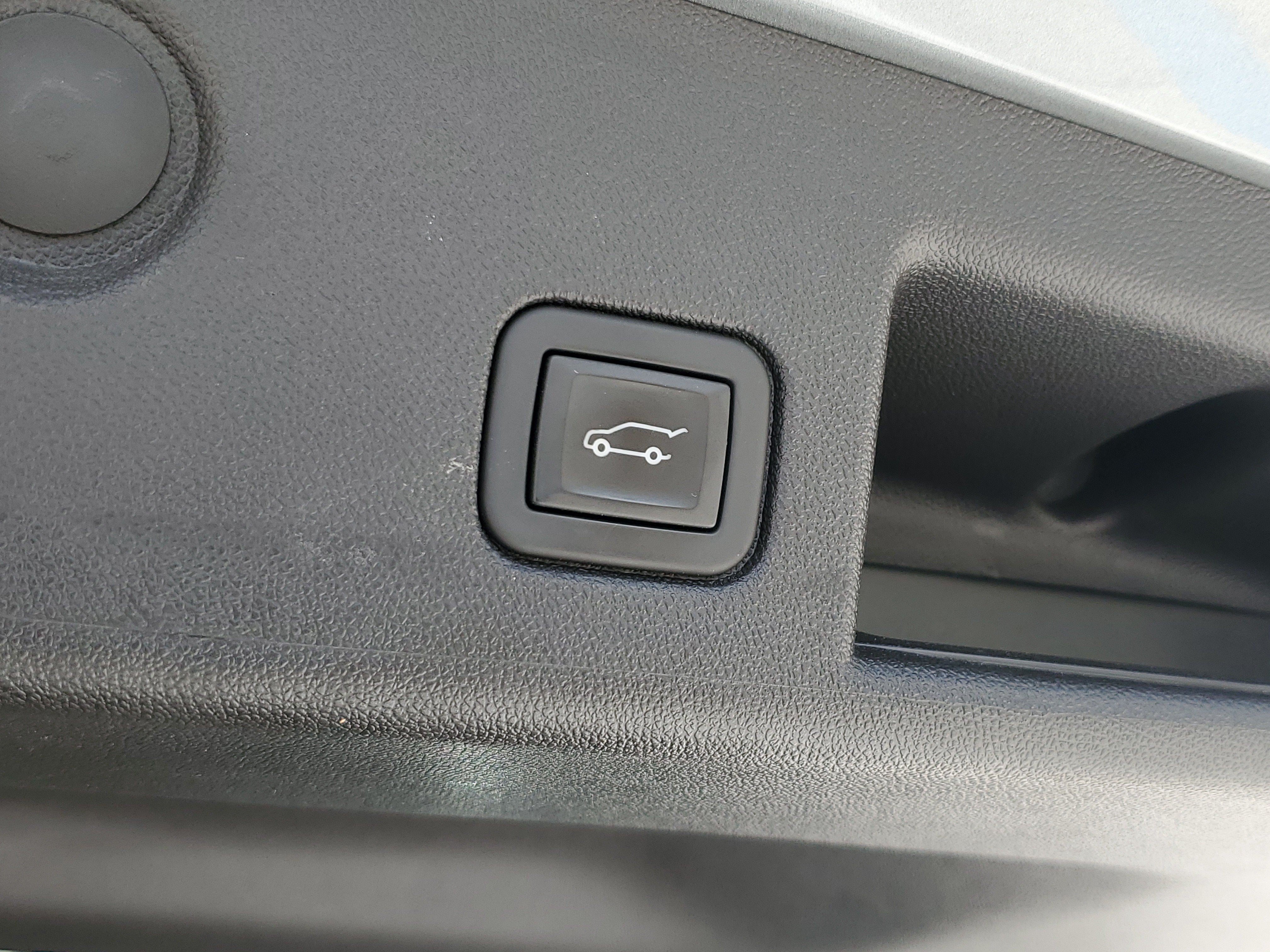 Used 2024 Chevrolet Equinox RS w/ RS Leather Package FWD image 10