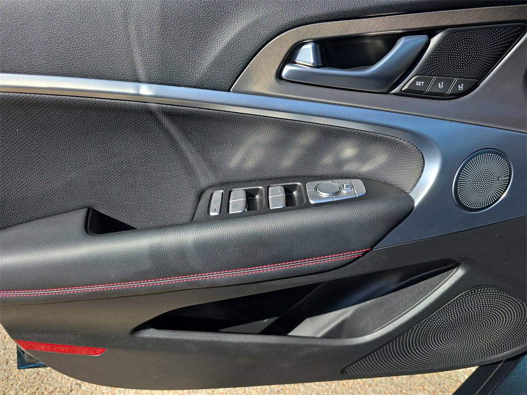 Used 2025 Genesis G70 3.3T Advanced image 25