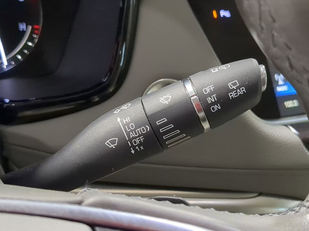 Used 2018 Cadillac XT5 Luxury w/ LPO, Wheel Lock Package FWD image 39
