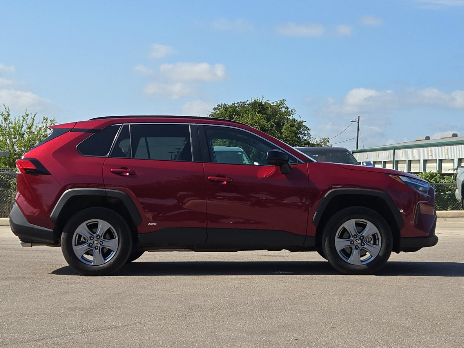 Certified 2025 Toyota RAV4 LE AWD/4WD image 6