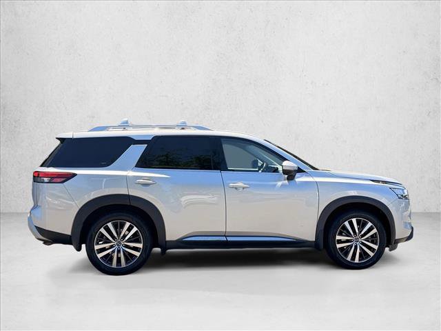 Used 2022 Nissan Pathfinder Platinum w/ Cargo Package AWD/4WD video 4