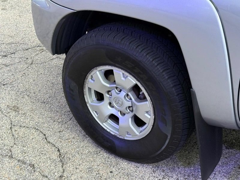 Used 2015 Toyota Tacoma 4x4 Double Cab w/ TRD Off-Road Package image 10