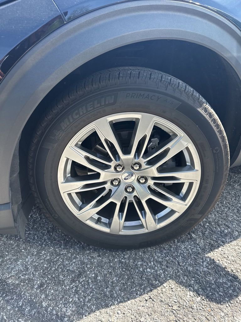 Used 2025 Ford Explorer Platinum RWD image 7