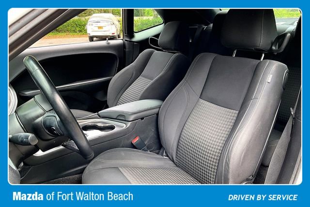 Used 2019 Dodge Challenger SXT RWD image 17