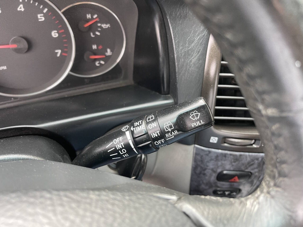 Used 2004 Toyota Land Cruiser AWD/4WD image 25