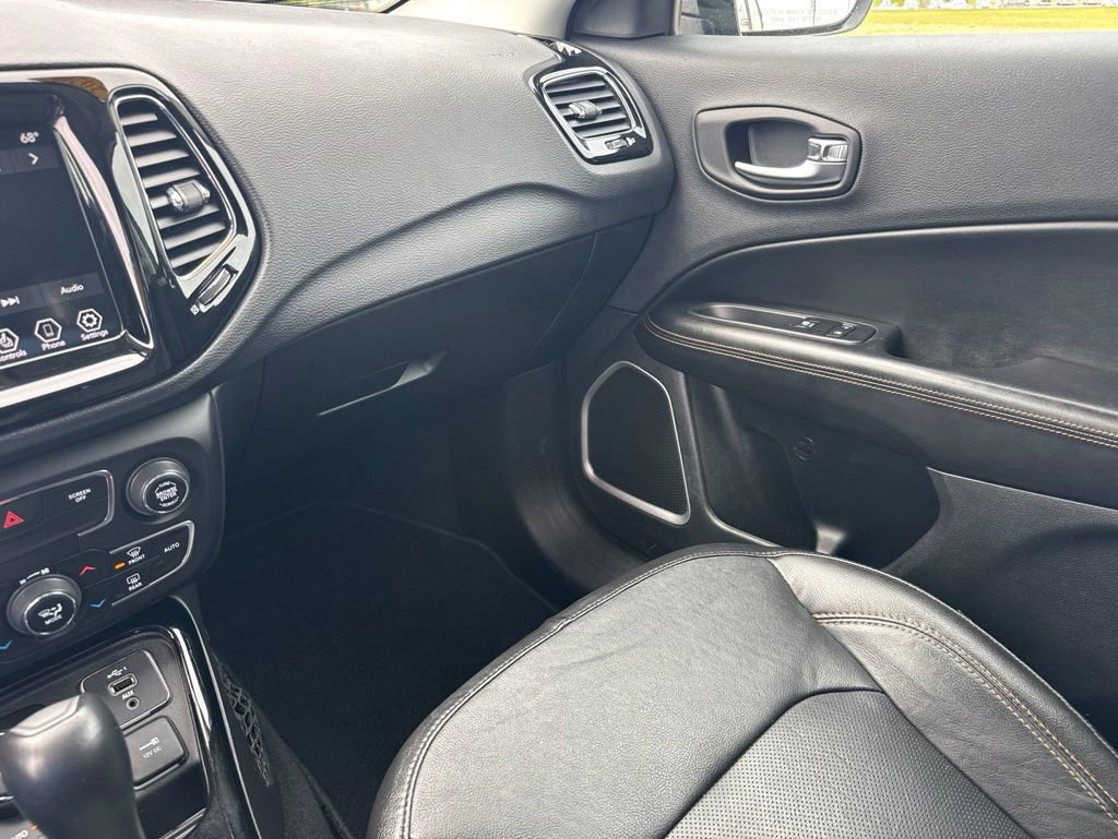 Used 2020 Jeep Compass Limited AWD/4WD image 32