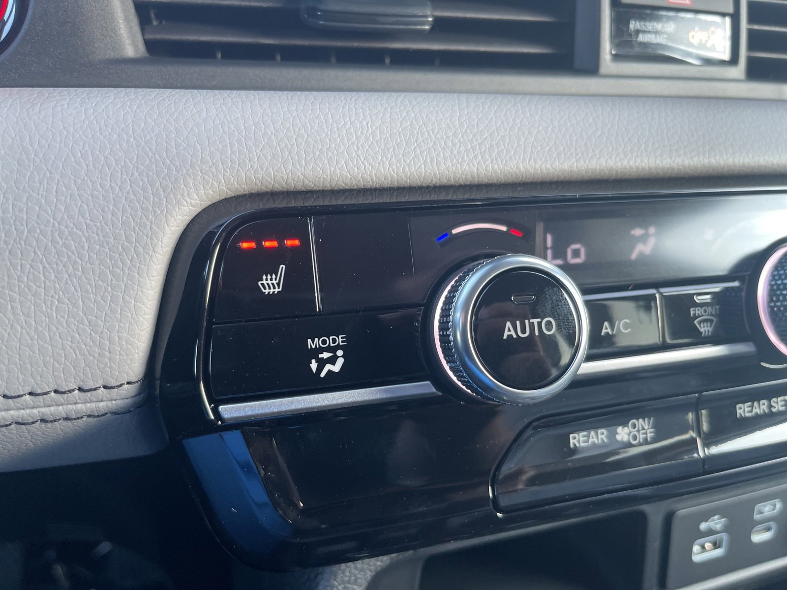 New 2025 Honda Pilot Touring image 34