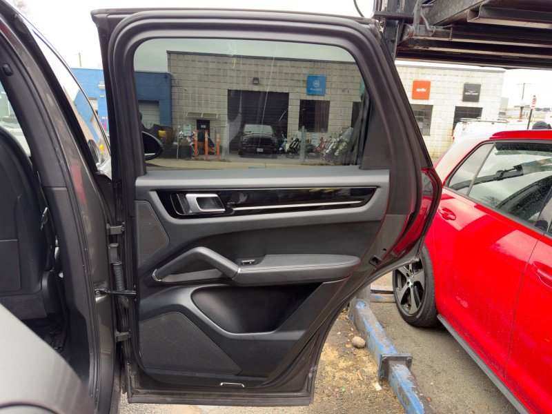 Used 2020 Porsche Cayenne image 15