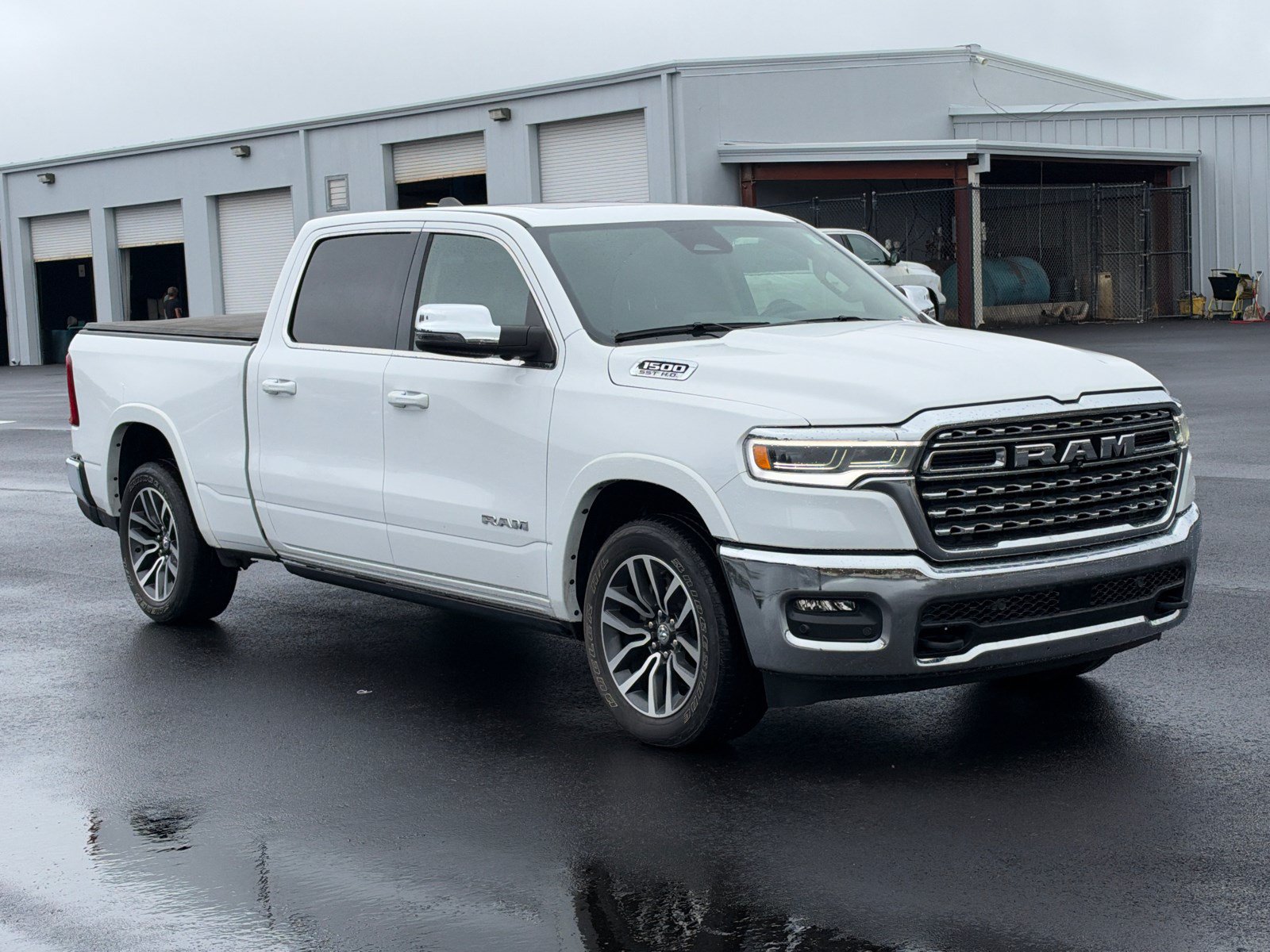 Used 2025 RAM 1500 Limited AWD/4WD image 3